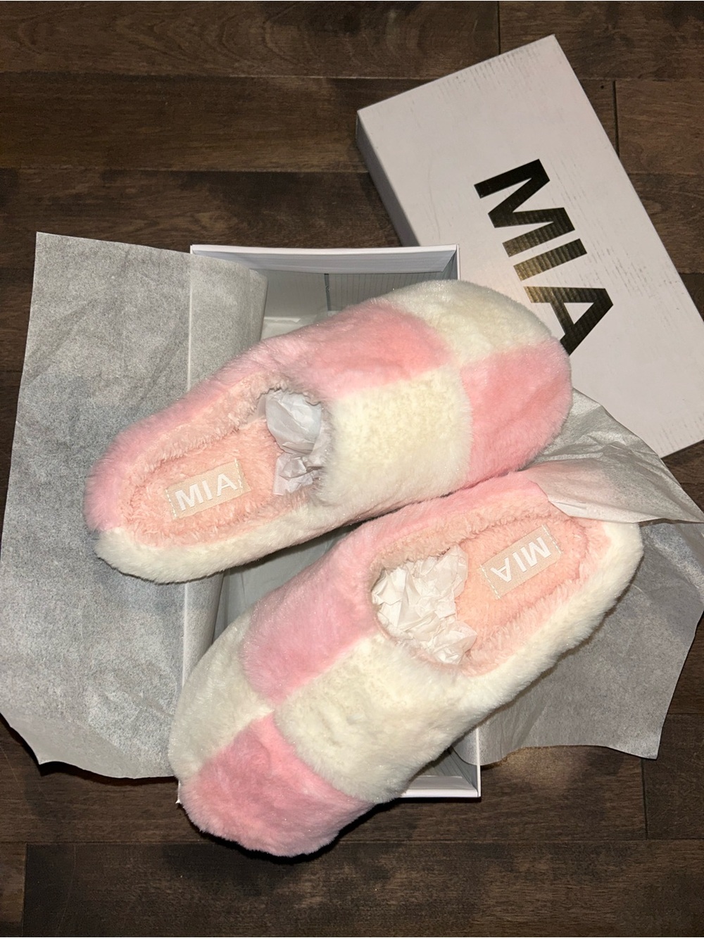 MIA Plush Pink and White Checkerboard Slip-On Slippers for Kids